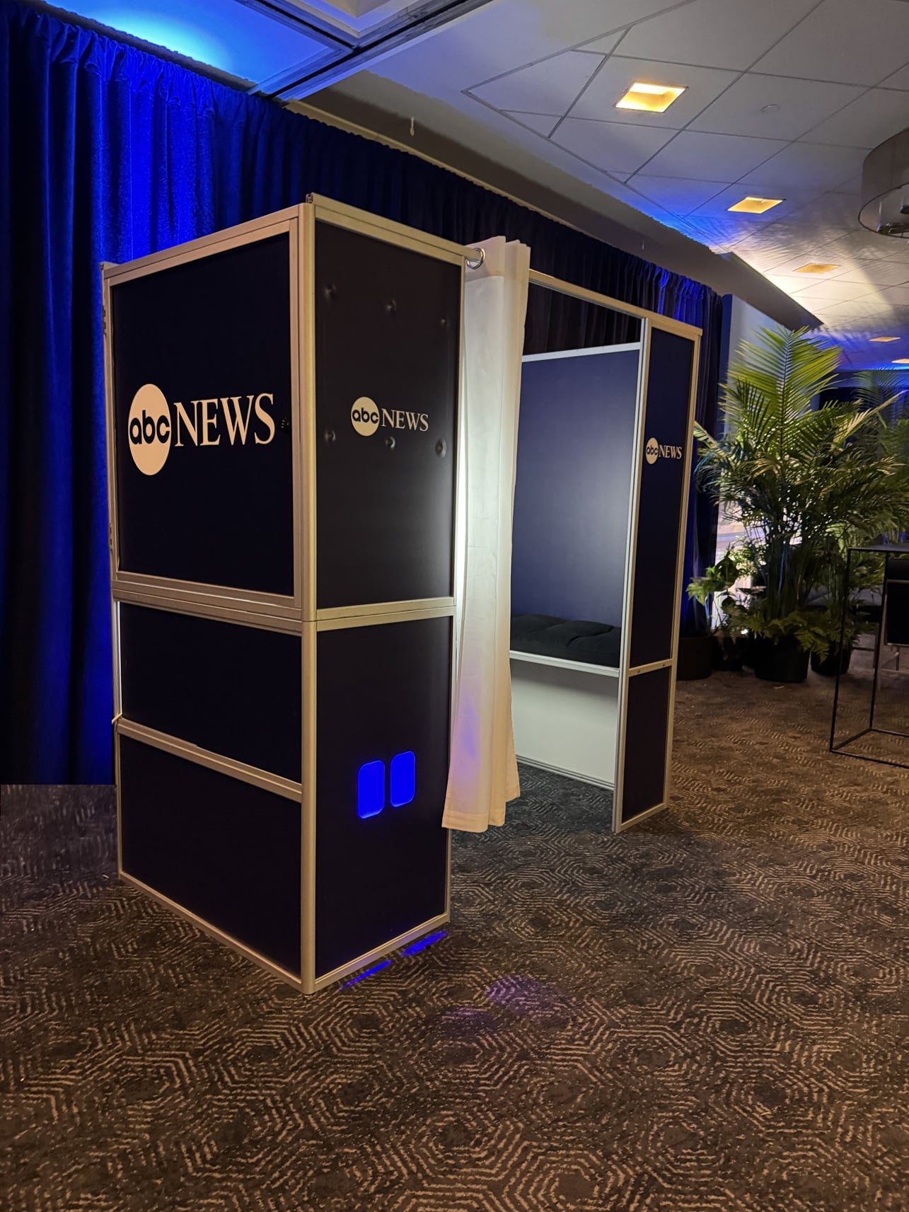 White House Correspondents' Dinner - Luxe Booth Enclosed Photo Booth 2